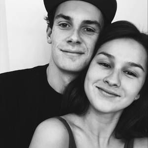 Meet your Posher, Akeila